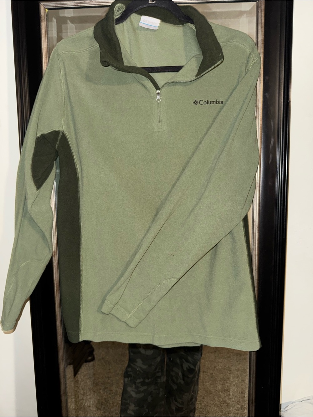 Columbia Light Olive Green Fleece Pullover